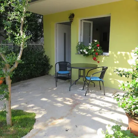 Fantastic Studio Angie In Flower Garden Apartment Zadar