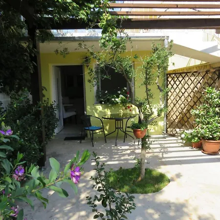 Apartment Fantastic Studio Angie In Flower Garden *